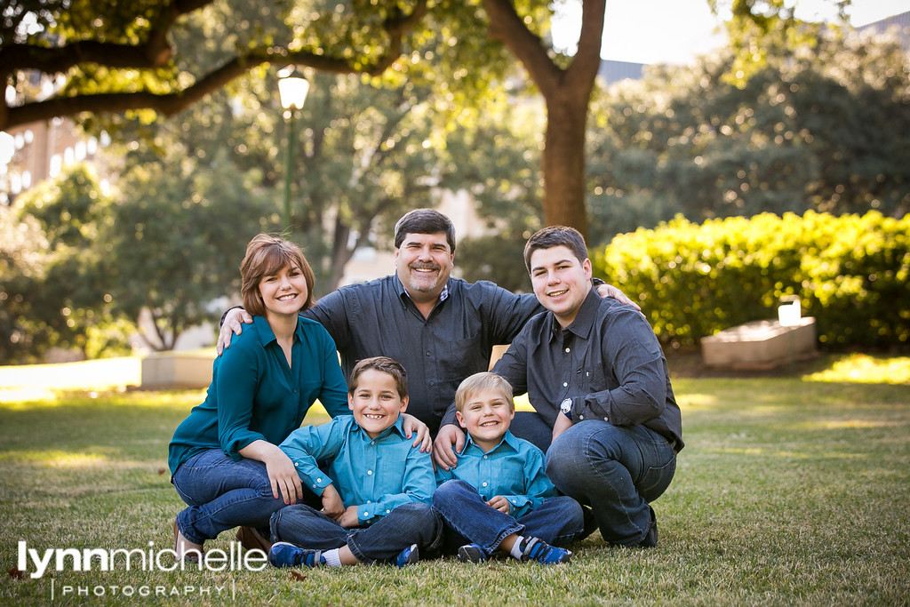 grey and blue family pictures in dallas