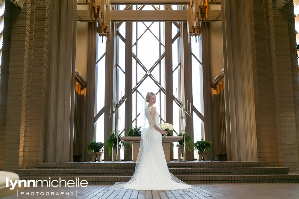 traditional fort worth bridal photography at marty leonard chapel