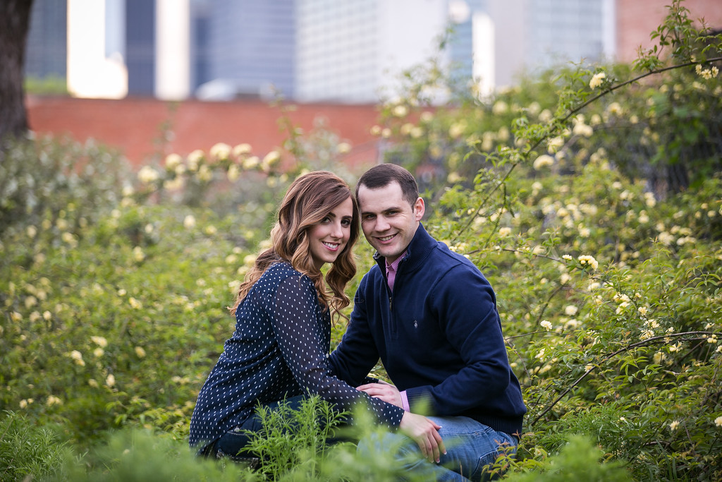 couples portraits in downtown park