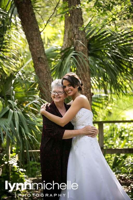mom and daughter at bridals