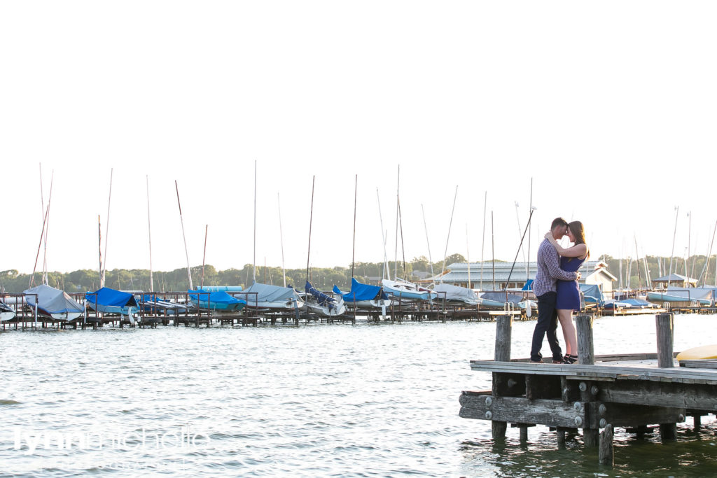 engagement pictures at white rock lake